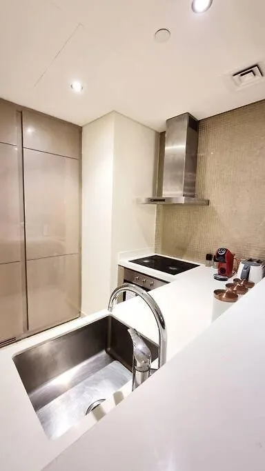 アパート Luxury Paramount Hotel Apt A662 ドバイ