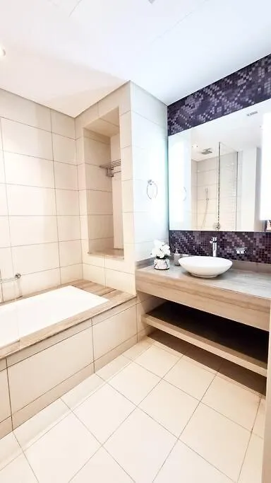 Luxury Paramount Hotel Apt A662 ドバイ 0*,