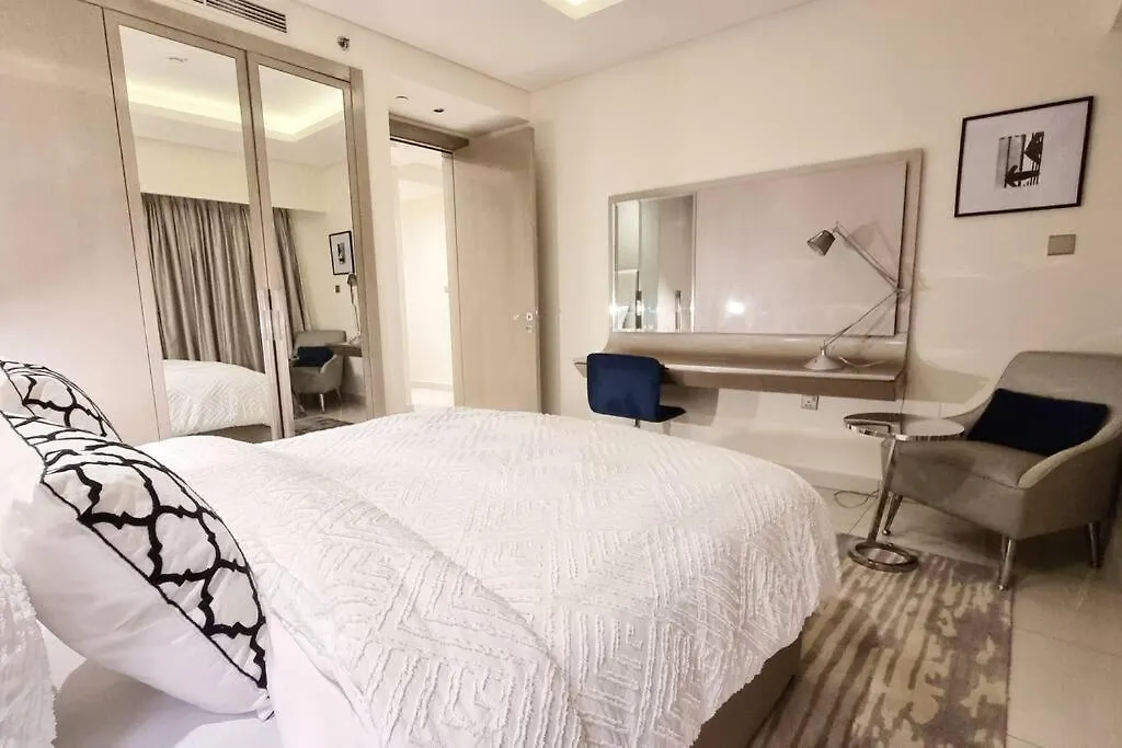 アパート Luxury Paramount Hotel Apt A662 ドバイ